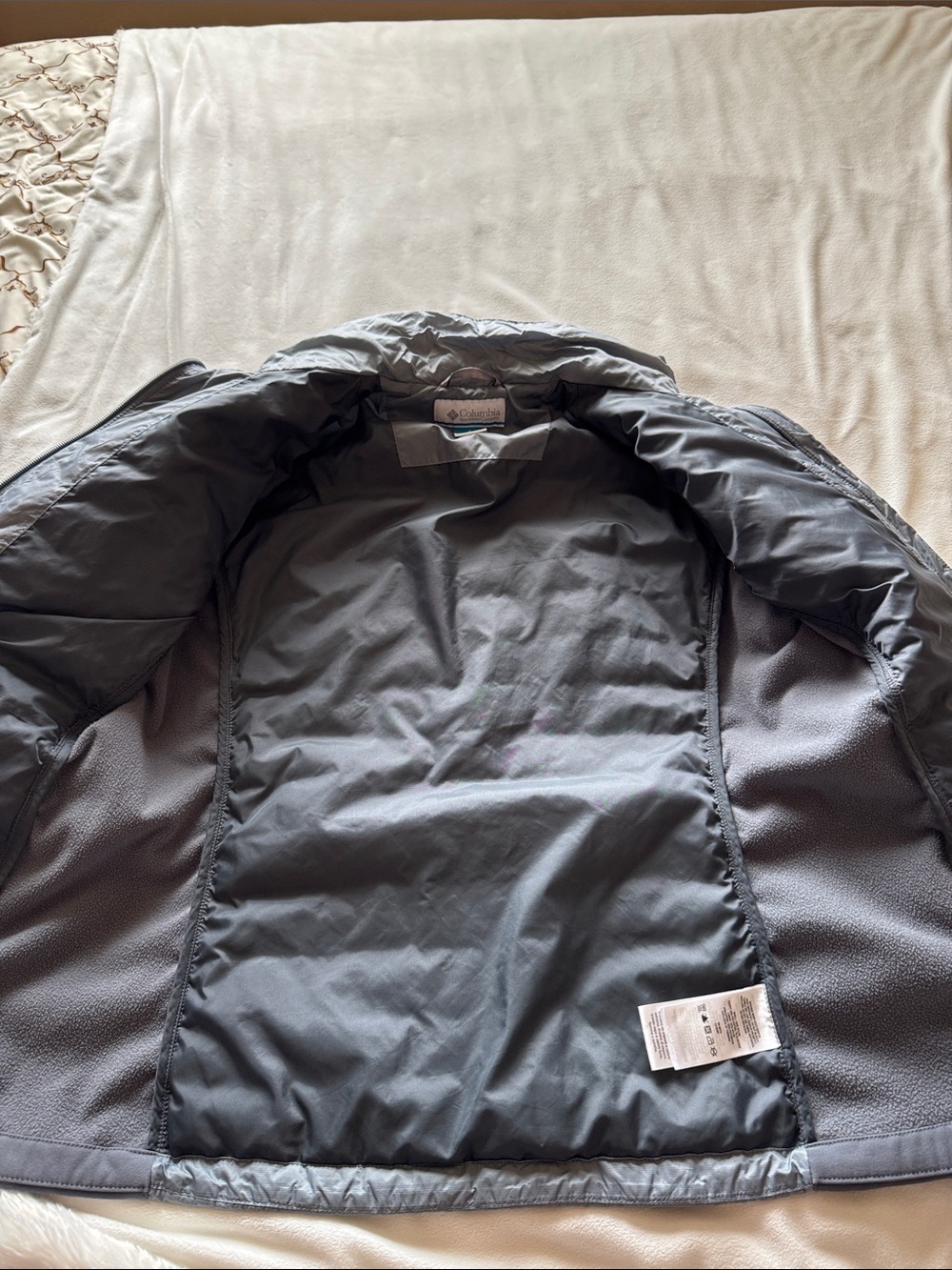 Columbia puffer coat - Picture 10 of 13